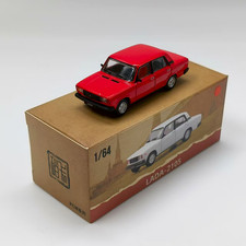Modellino auto 1:64 LADA 2105