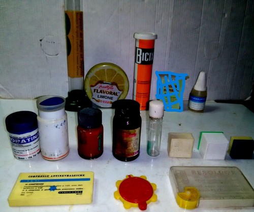 Vecchie scatole medicinali - scatole,