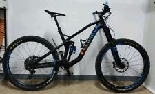 Bici moutain bike Canyon Strive CF 8.0 Race.