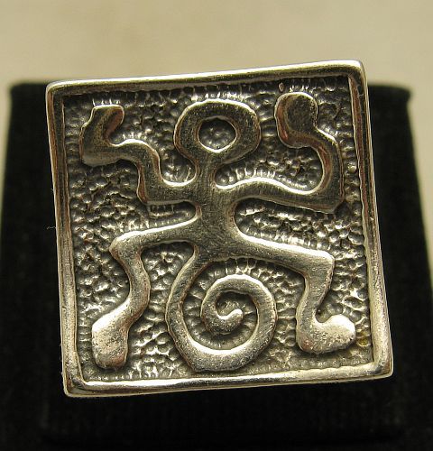 Anello stravagante vero