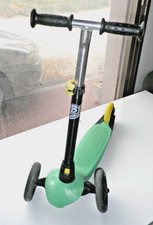 Decathlon OXELO Kids' 3-Wheeled Scooter Frame B1 and Green deck.  ONT