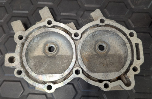 Testa cilindro motore