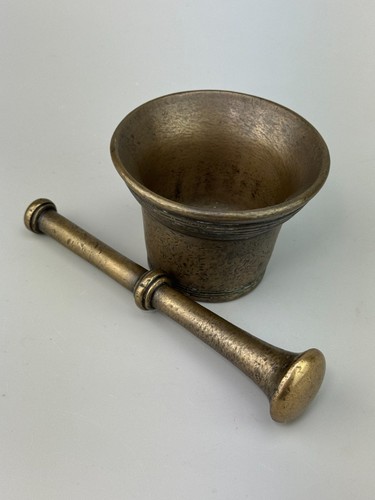 Mortaio ottone con - in,