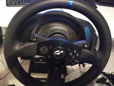 Volante e pedali Thrustmaster