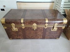 Baule da viaggio o camera da letto. Rinforzato ed in radica di noce. Usato.