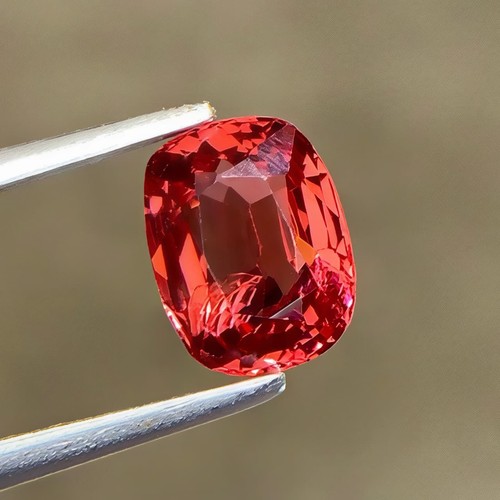 Pietra spinello rosso