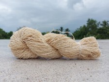 Mezza candeggina canapa filato a mano per maglieria, uncinetto 100 grammi