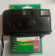 MACCHINA FOTOGRAFICA KODAK FILM ROCHESTER NEW YORK USA+ RULLINO FUJICOLOR 24