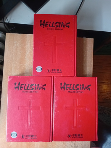 Hellsing deluxe edition manga - deluxe,