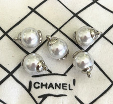 CHANEL Bottoni Vintage con