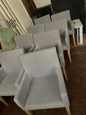 sedia in legno e tessuto con braccioli