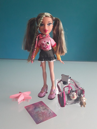 Bratz doll mga yasmin - "bratz,