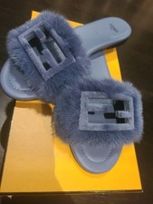 Pantofole Fendi, sandali in