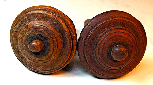 Coppia antichi pomoli torniti - coppia,
