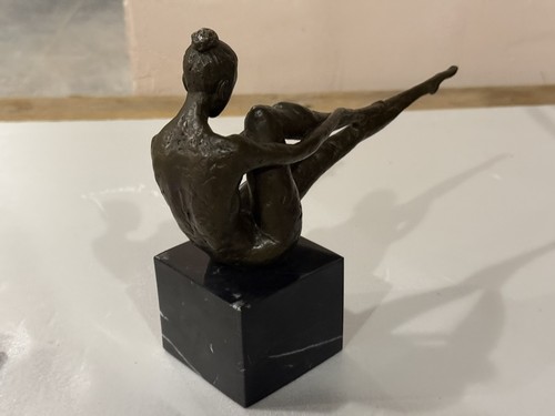 Scultura bronzo donna statua