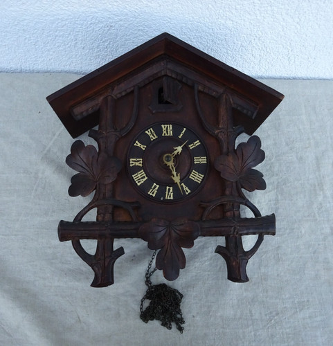 Vecchio orologio cucù - vecchio,