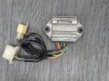 Regolatore raddrizzatore