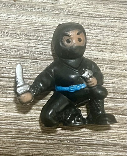 Mini piccola action figure