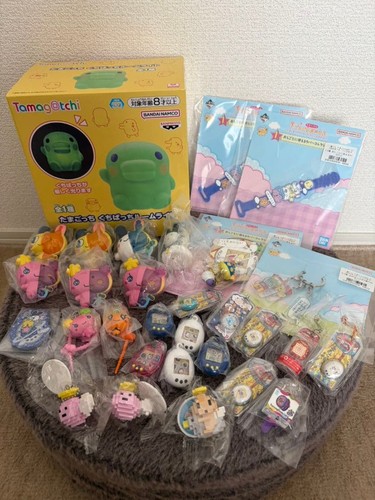Tamagotchi merchandise set - merchandise,