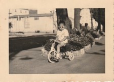 B5 - Foto Photo Fotografia Anni 60 - Bambina su triciclo bicicletta