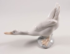 Statua in porcellana Nao by