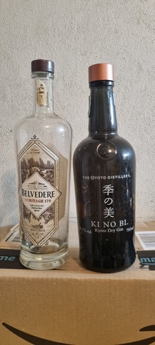 Bottiglie vuote gon - vuote,