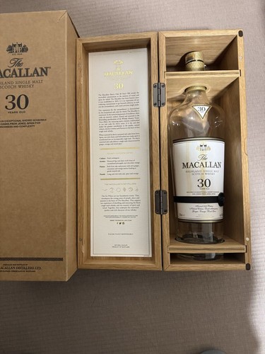 The macallan bottiglia whisky - the,