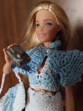 Barbie con abito uncinetto e