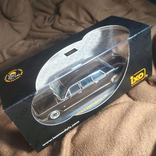 Lincoln continental limousine - lincoln,