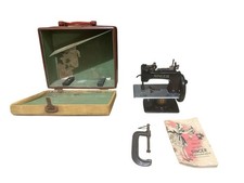 Macchina da cucire vintage Singer Sew pratica per bambini modello 20 circa 1950 con custodia