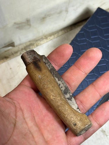 Coltello tascabile pieghevole
