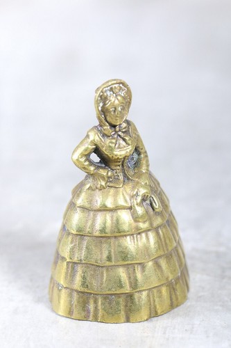 Vecchia scultura ottone - in,