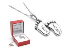 Collana con ciondolo piedi