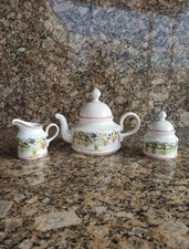 Un Set : Teiera, lattiera e zuccheriera  di VILLEROY & BOCH seria Buon Appetit