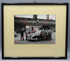 Vintage: vecchia foto d'epoca BMW 502 prima dello stabilimento BMW di Monaco - Milbertshofen ~ 1955
