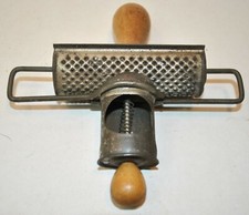 Antico macina spezie noce