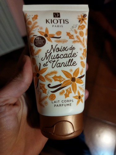 Latte corpo kiotis - kiotis, noce