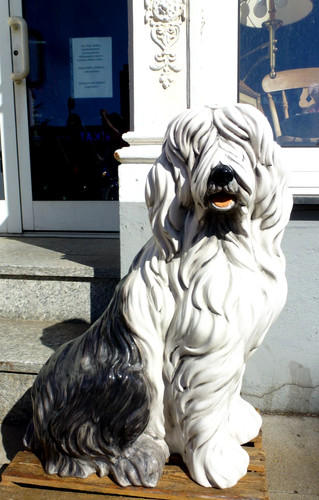 Grande statuina cane bobtail