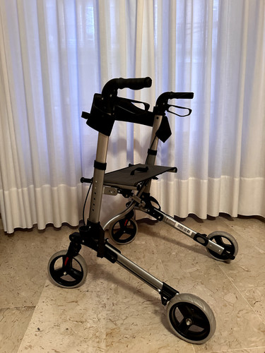 Deambulatore rollator - deambulatore,