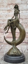 The Raccolta Di Bronzo Statua