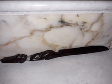 TAGLIACARTE TRIBALE IN LEGNO