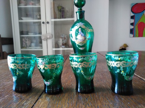 Bottiglia rosolio con 4 - ,