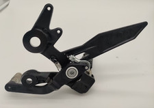 PEDANA ANTERIORE DESTRA E LEVA FRENO KTM DUKE CODICE 63603039000 DIFETTO IN FOTO