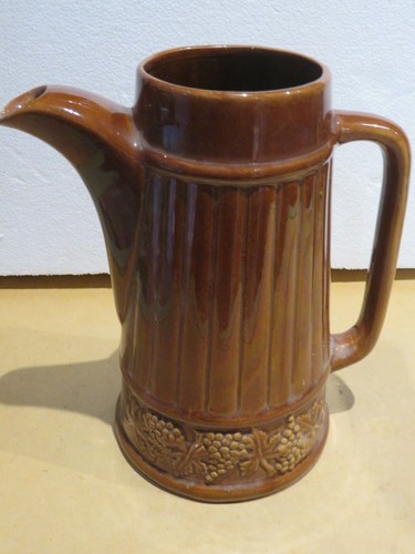 Vecchia brocca ceramica - vecchia, in