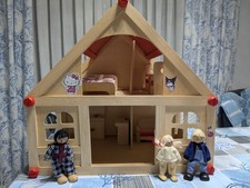 Casa bambole di legno con