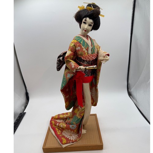 Bambola geisha giapponese