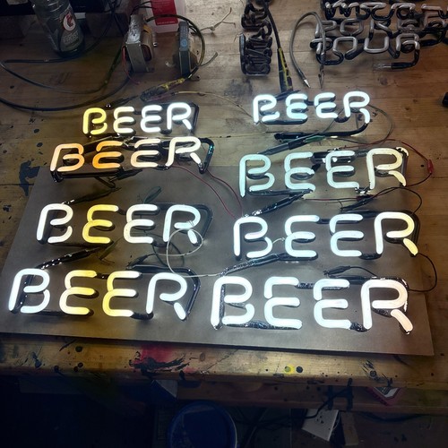 Scegli insegna neon birra - 1,