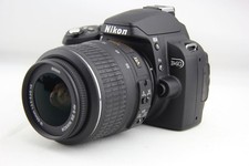 Nikon D40 con Nikkor 18-55 mm