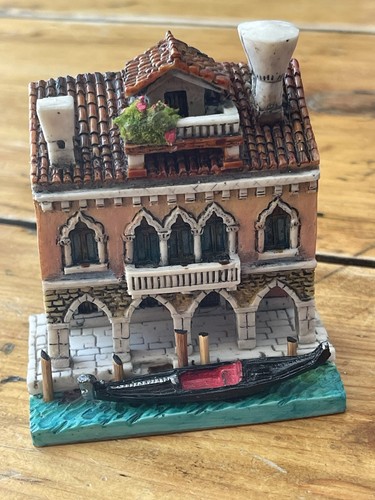 Edificio miniatura giovanni - in,