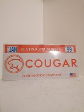 TARGA DECORATIVA ORIGINALE FORD COUGAR AMERICAN STYLE ROSSO E BIANCO PLATE